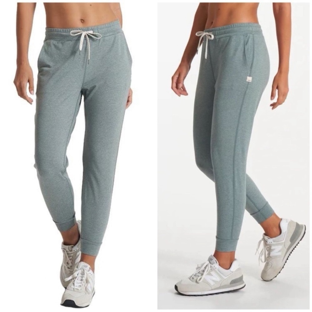 Vuori Women’s Performance Jogger Pale Sage Green Size S